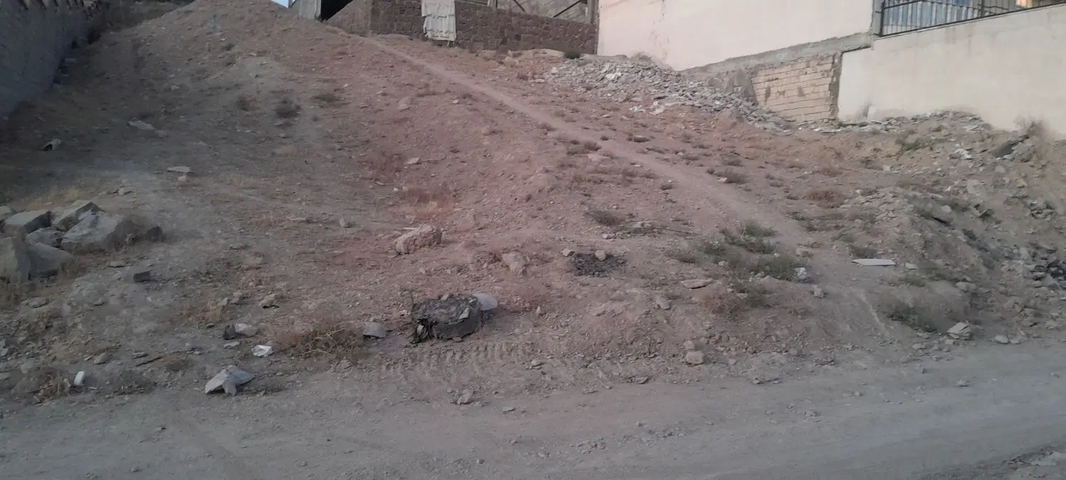 یک قطعه زمین