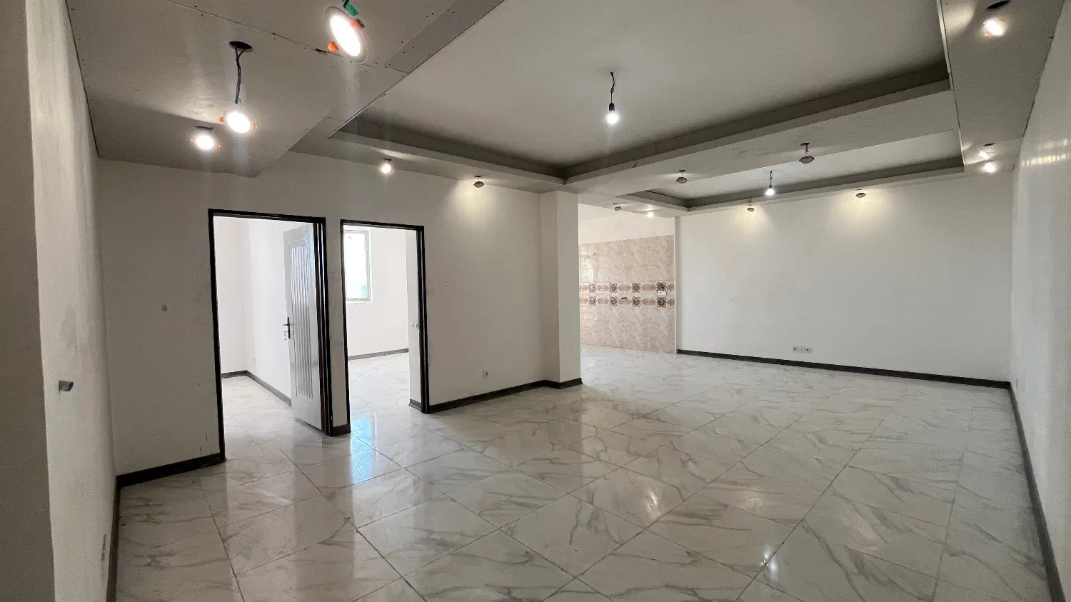 ۹۳ متر آپارتمان نوساز کلید نخورده
