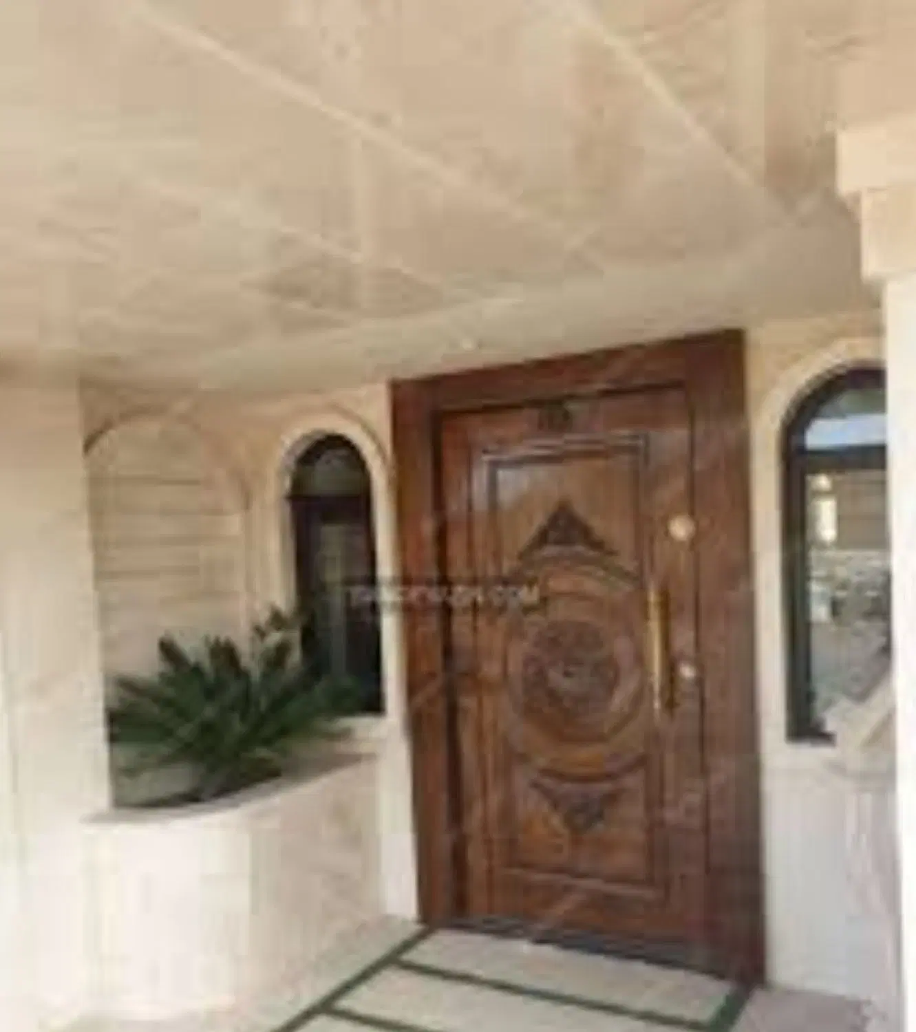آپارتمان سه خوابه حیاط دار