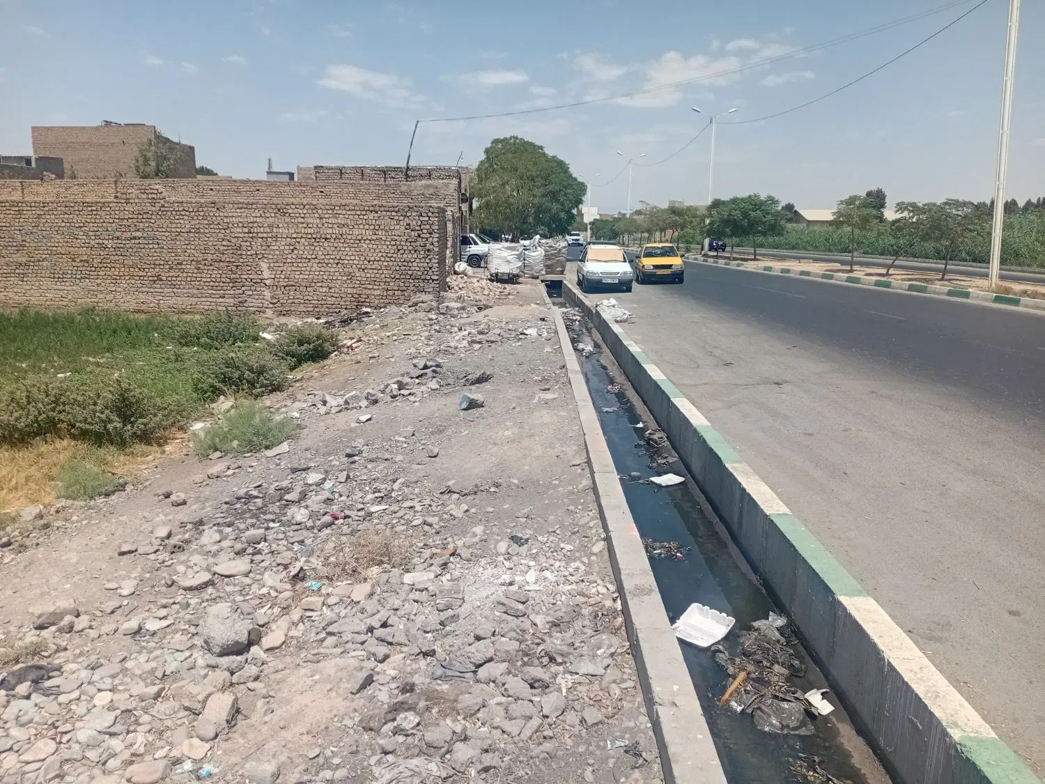 زمین تجاری و مسکونی