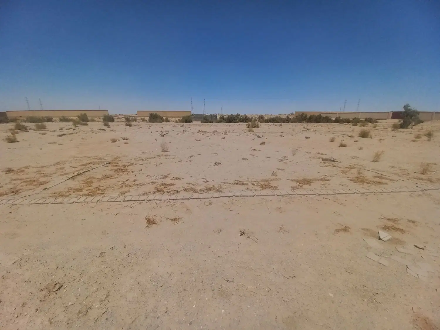زمین استقلال