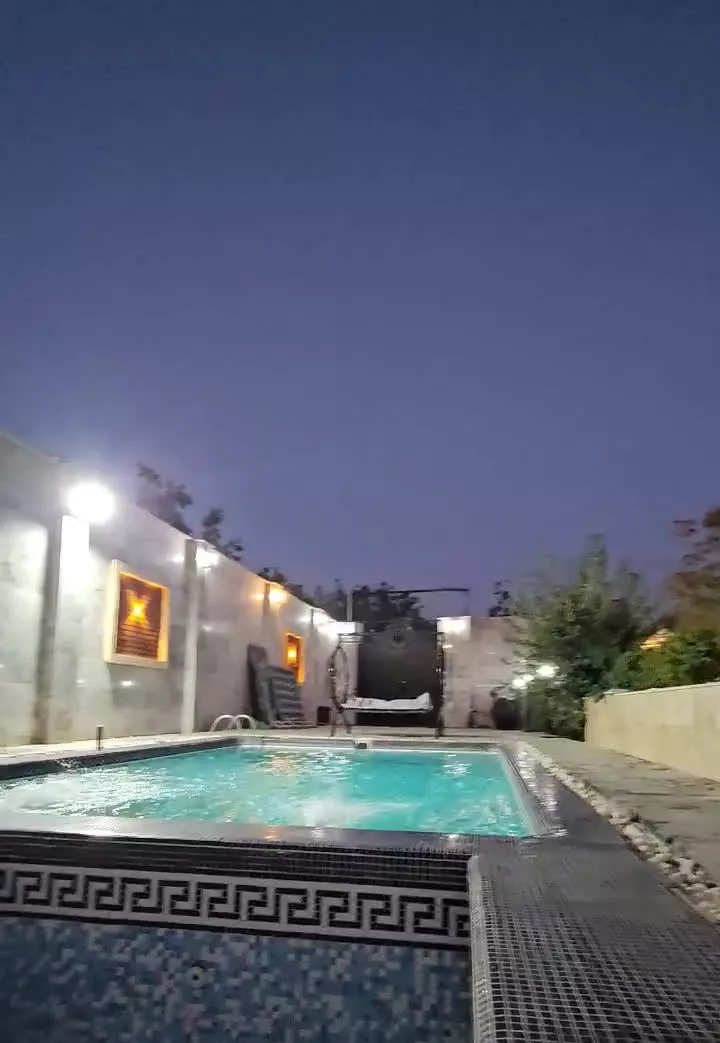 ویلا باغچه ۷۲۲ متری رودهن گل آهک