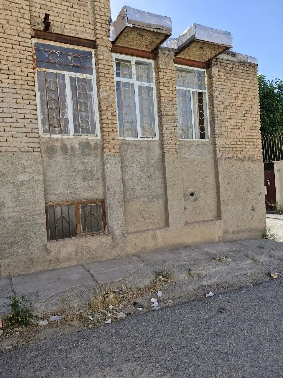 فروش خانه ۲۱۰ متری سه‌نبش با سند تک‌برگ ۳ خواب
