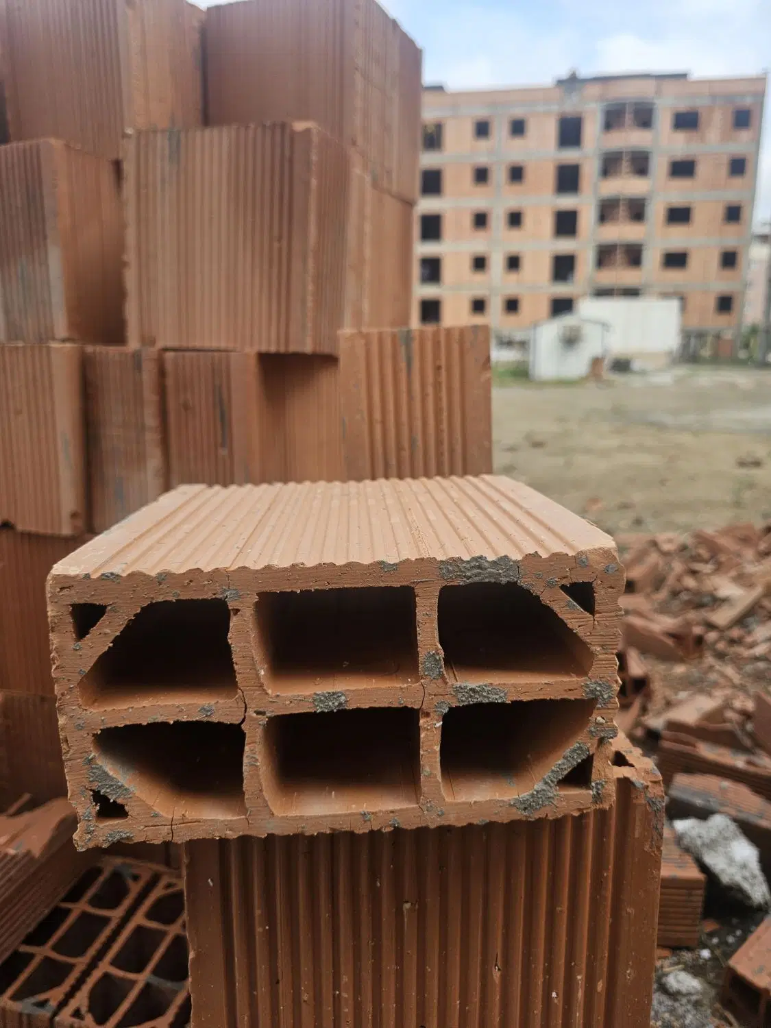 ۹۰ متری جام جم