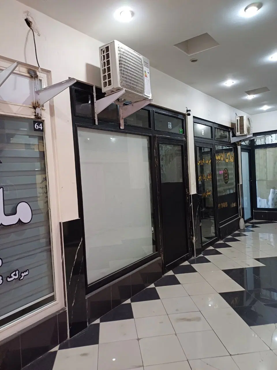 مغازه ۱۲متر + بالکن ۵متر _ پاساژ کوه نور پردیس