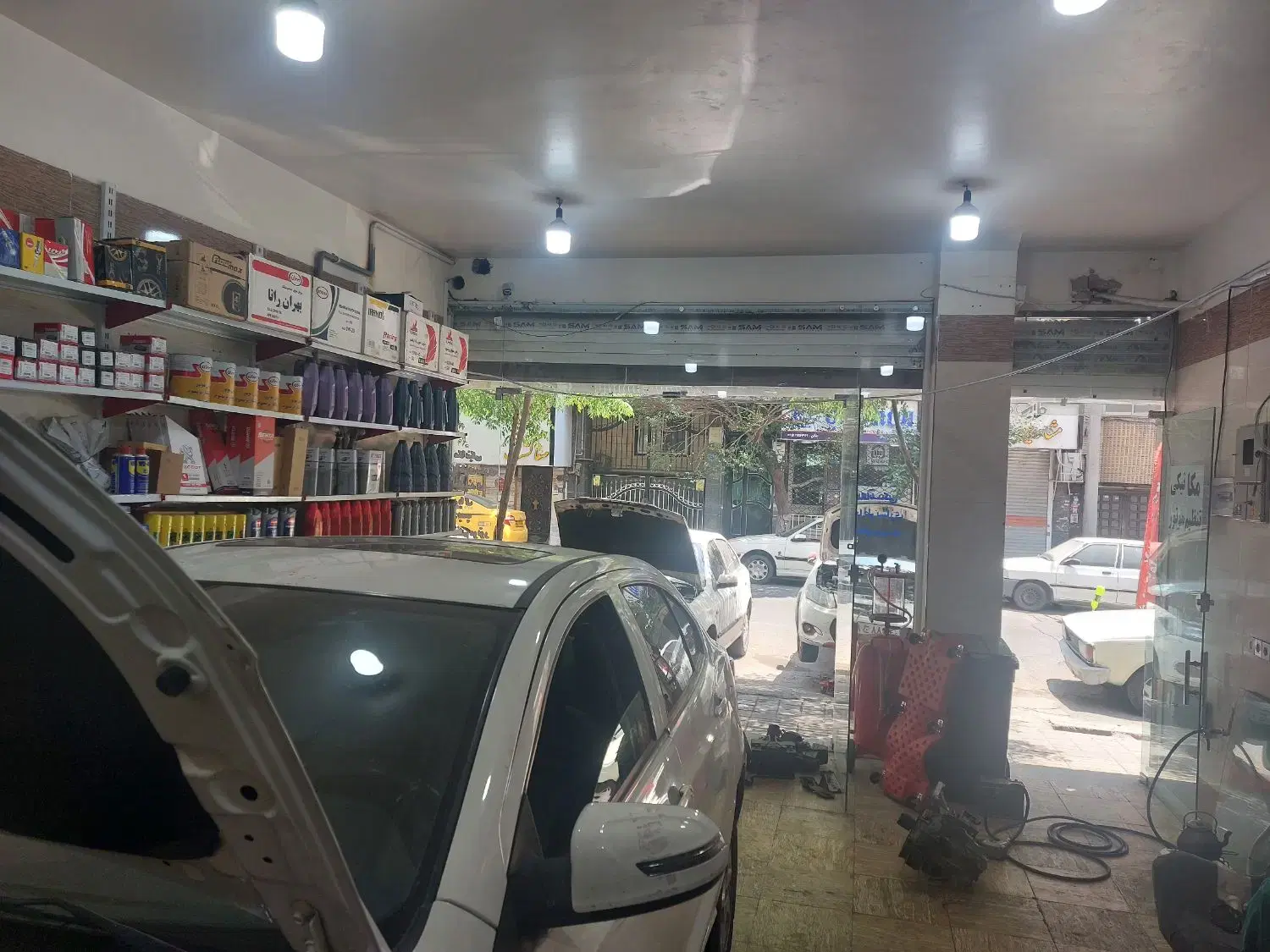 یک باب مغازه ۶۰ متری جهت اجاره یا مشارکت