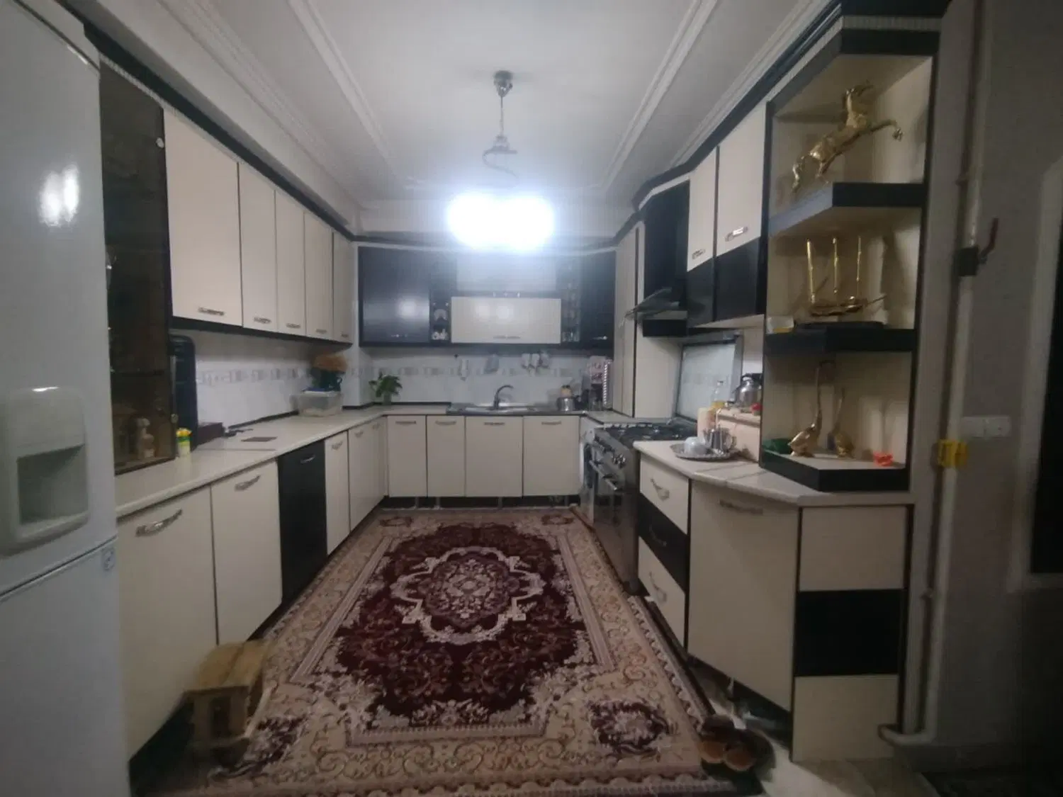 رهن و اجاره آپارتمان با پارکینگ ۹۱ متر در طالقانی