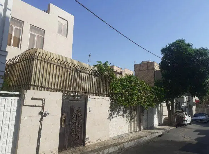 دو طبقه ۸۰ متری