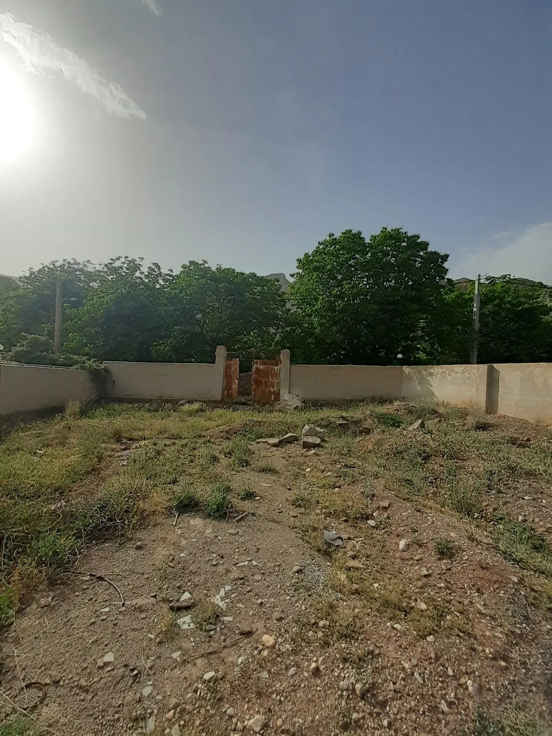 زمین در جوار رودخانه
