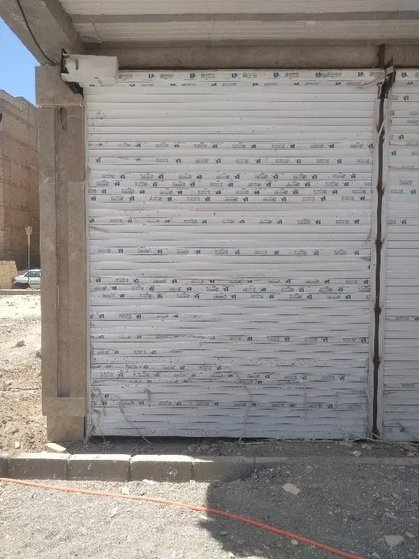 مغازه ۲۰متری در وجه ابادسالن ورزشی