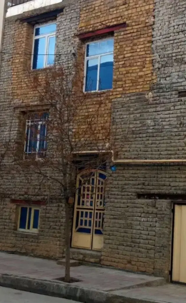 فروش خانه ویلایی  ۲۴۰متری جنوبی شهرک الوند
