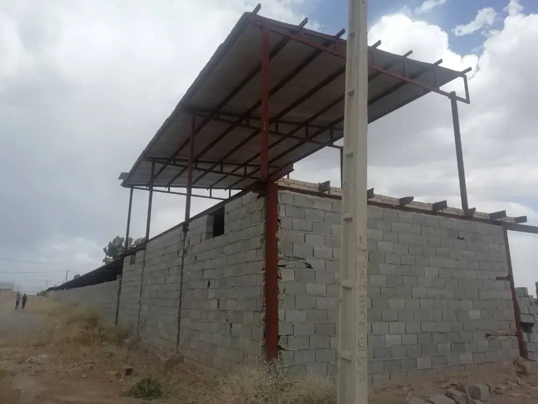 گاوداری نیمه ساز کهن شهر