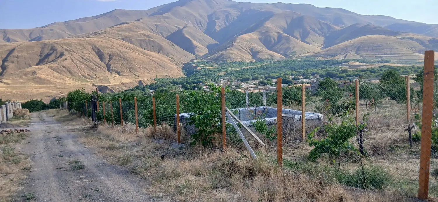 باغ ۱۷۵۰ متری با سند رسمی