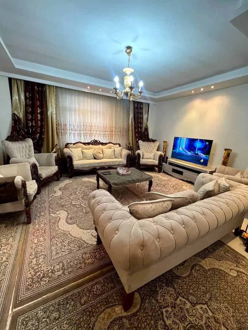 ۶۱متر با پارکینگ و انباری چسب بلوار باغستان