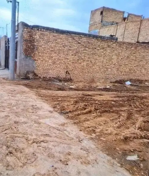 زمین فروشی