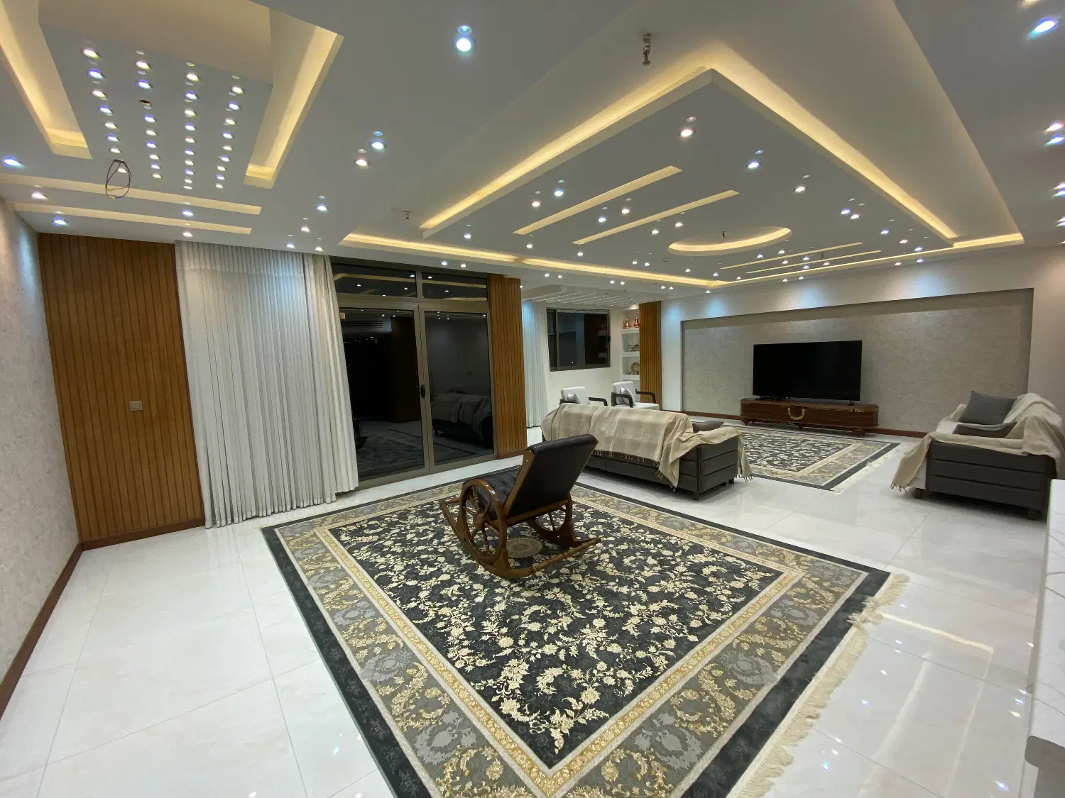 تک‌واحدی_۱۷۰متر_رو به رو پارک