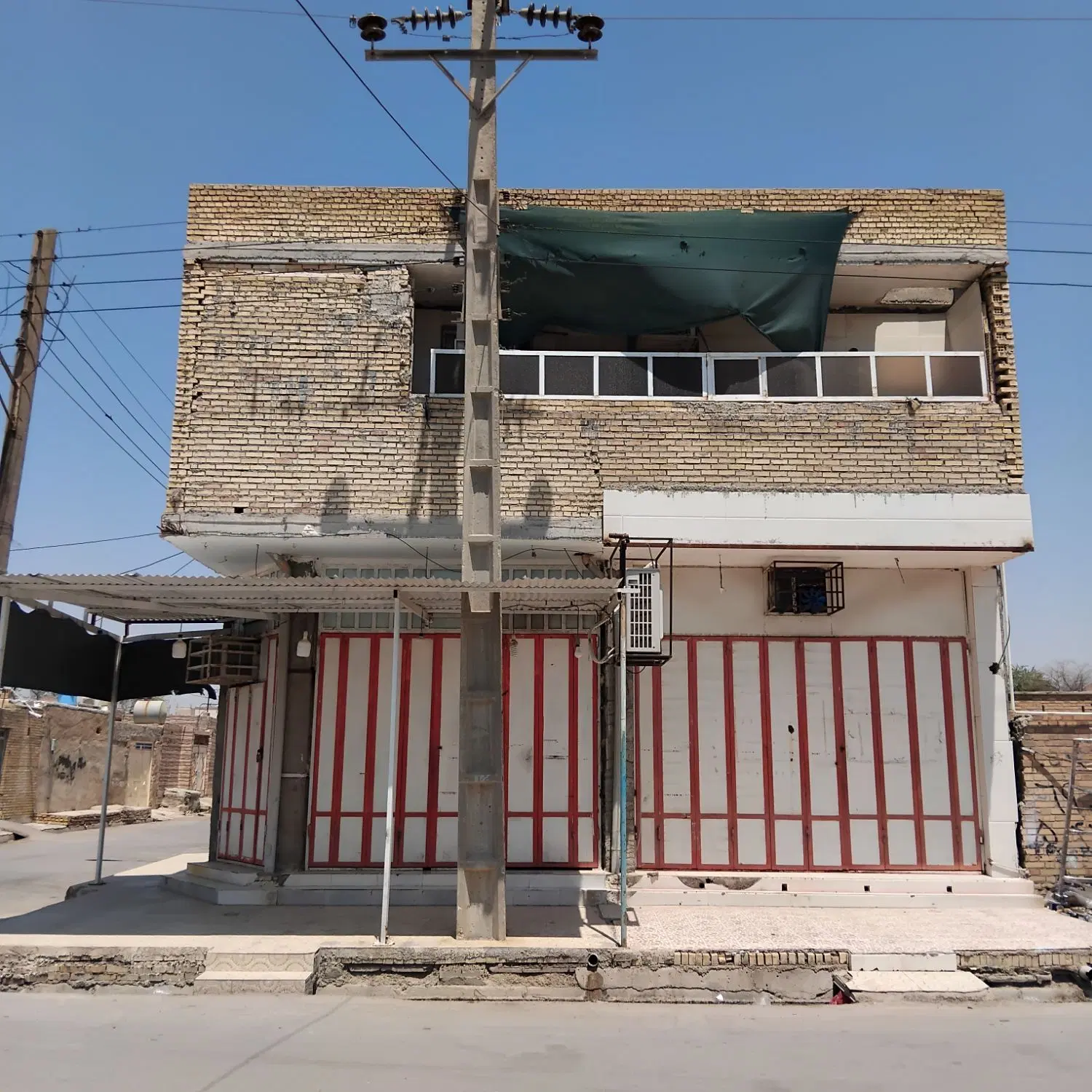 یک ملک بمساحت ۷۵ متر بفروش میرسد...