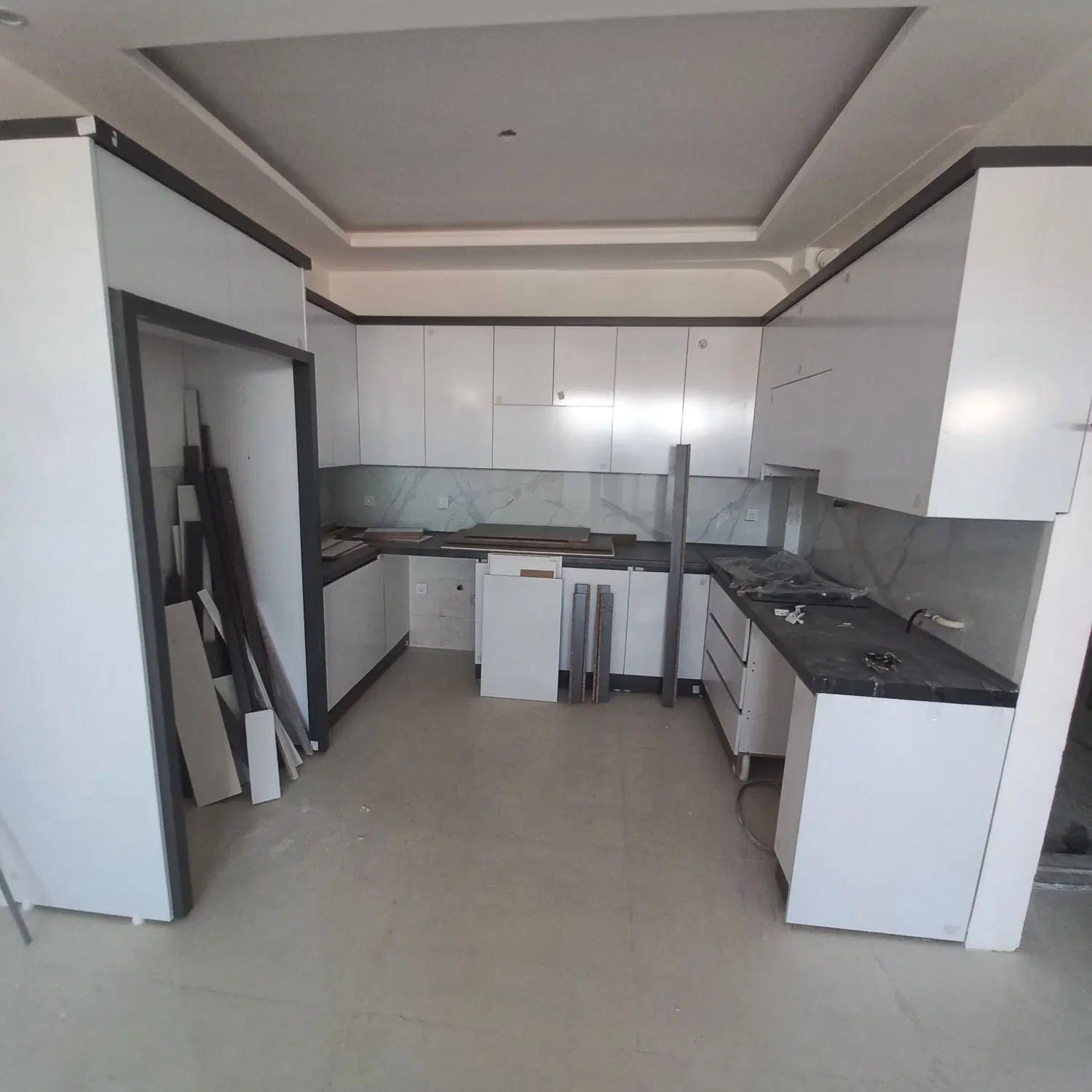 ۹۰متری پارکینگ آسانسور مطهری شمالی صفدری‌نژاد