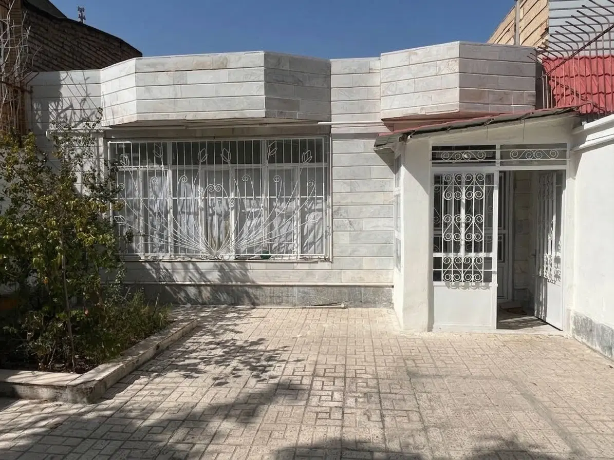 ویلایی ۲۰۵ متری _ بوستان (مناسب سکونت و ساخت)