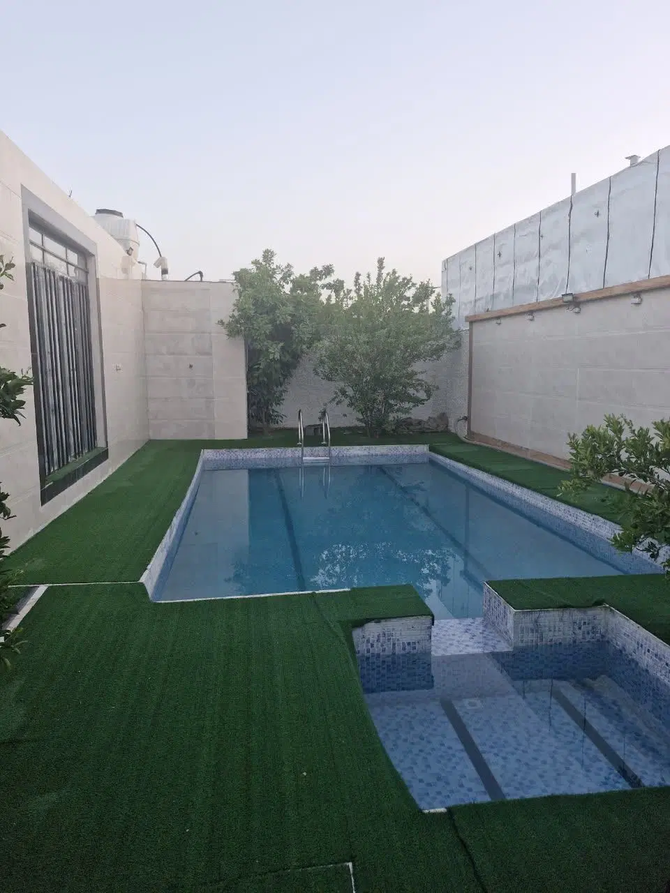 باغ وبلا ۴۰۰ متری