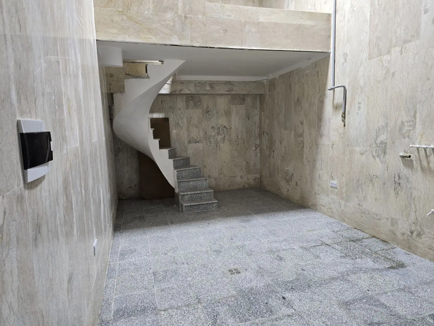 مغازه ۴۲متر