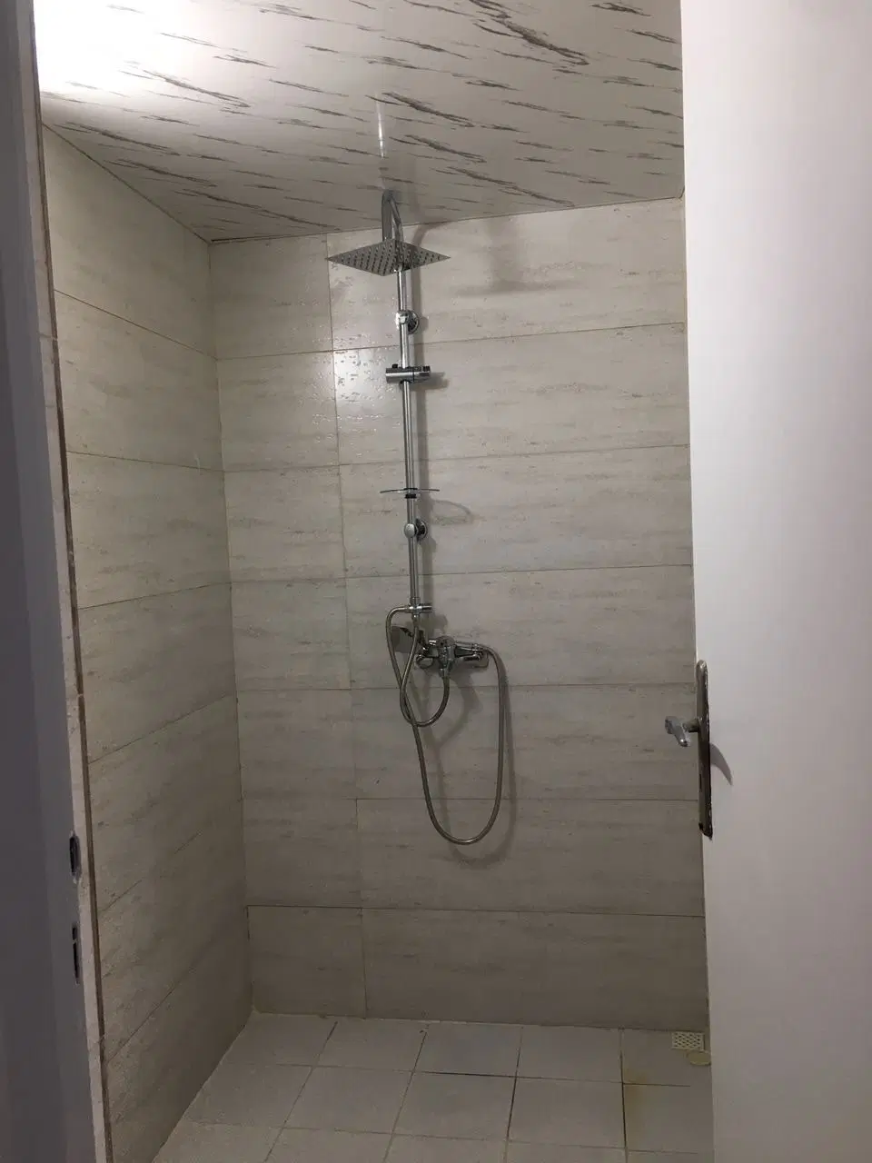 آپارتمان ۹۰ متری شهرک طلائیه