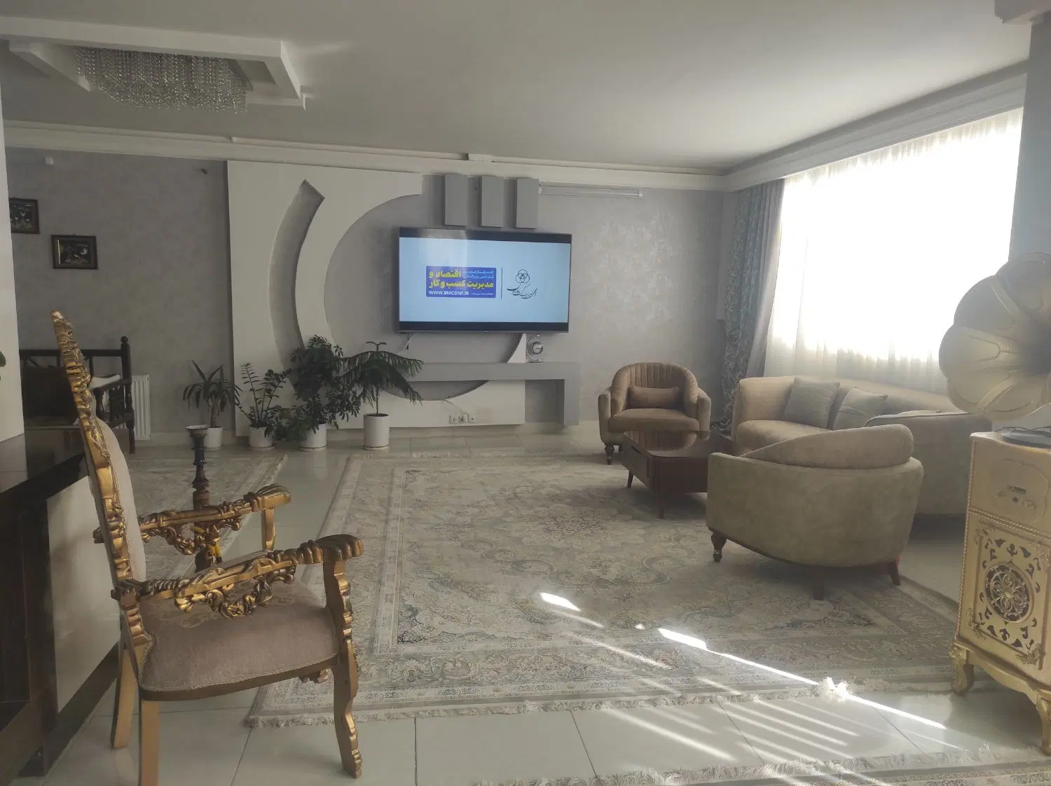 منزل دو طبقه نزدیک میدان امام