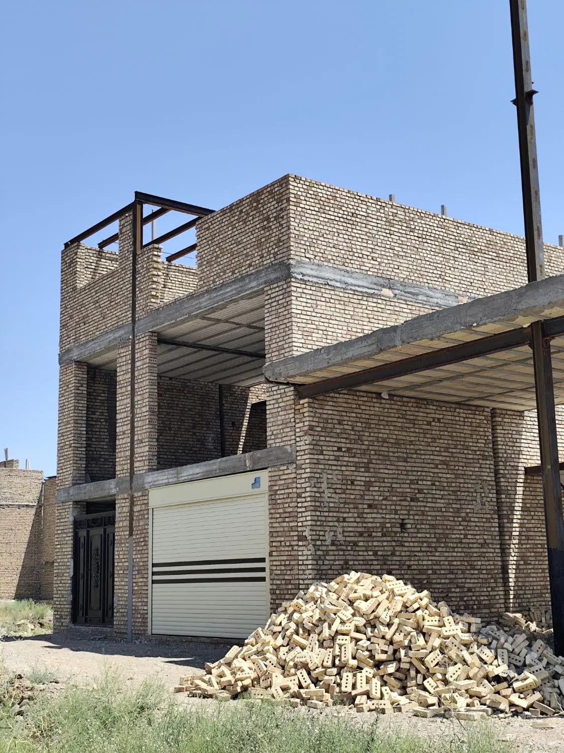 واحدنوساخت دونیم طبقه نیمه کاره