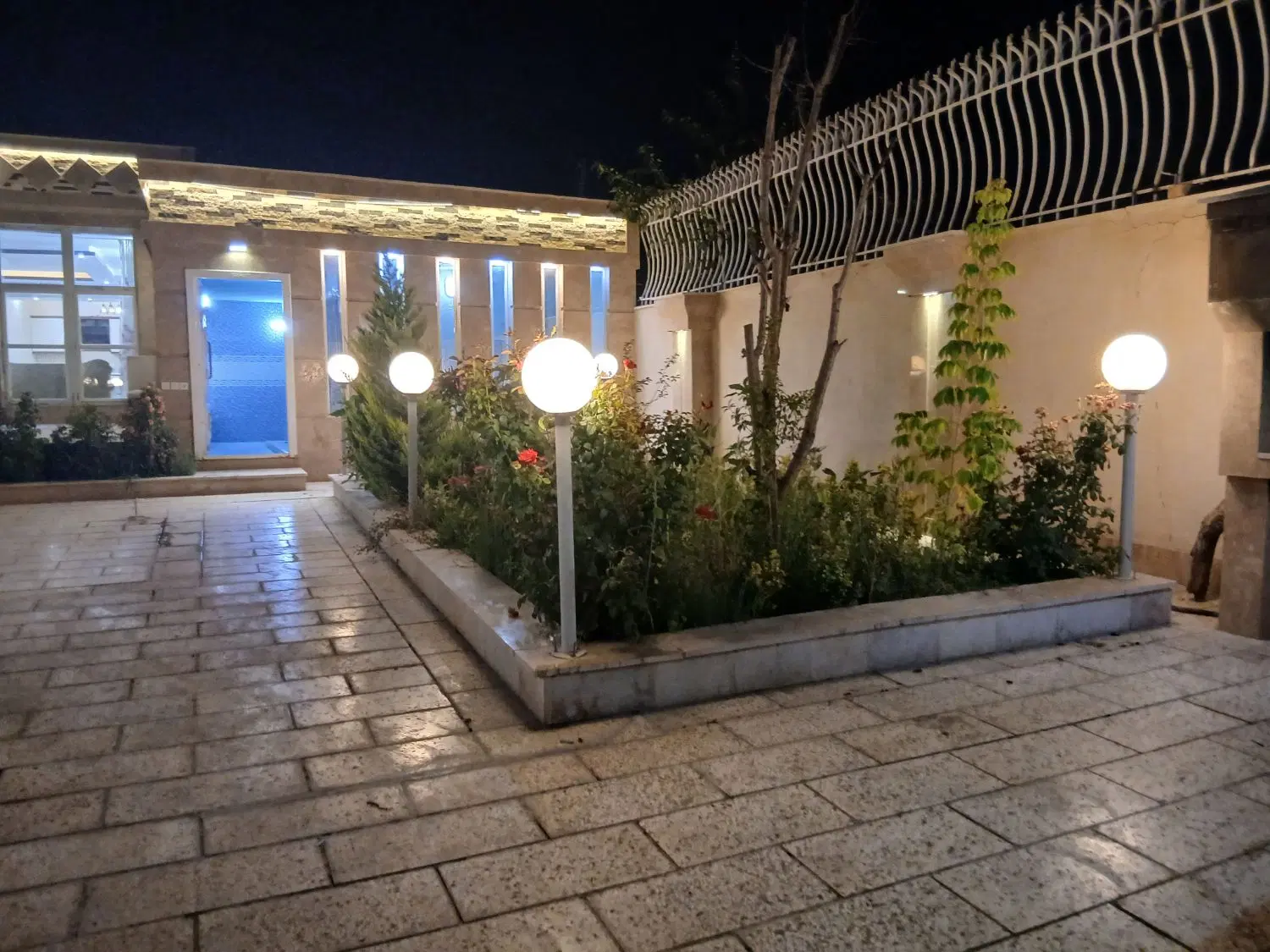 ۶۵۰متر در بهترین مجموعه باغی و ویلایی