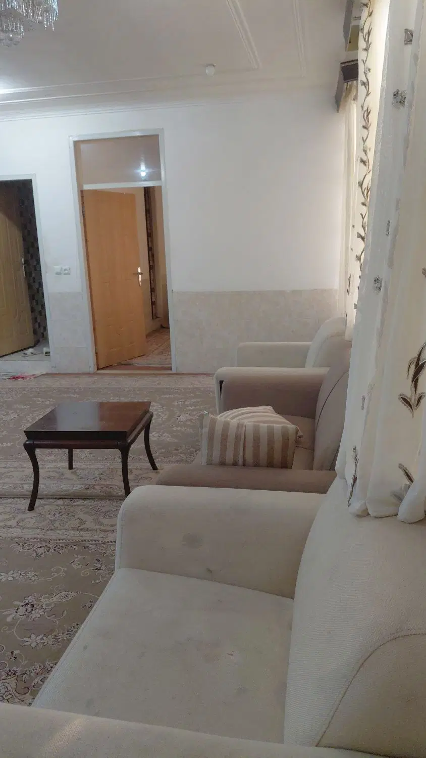 یک باب خانه ی اجاره ای در بافق یزد