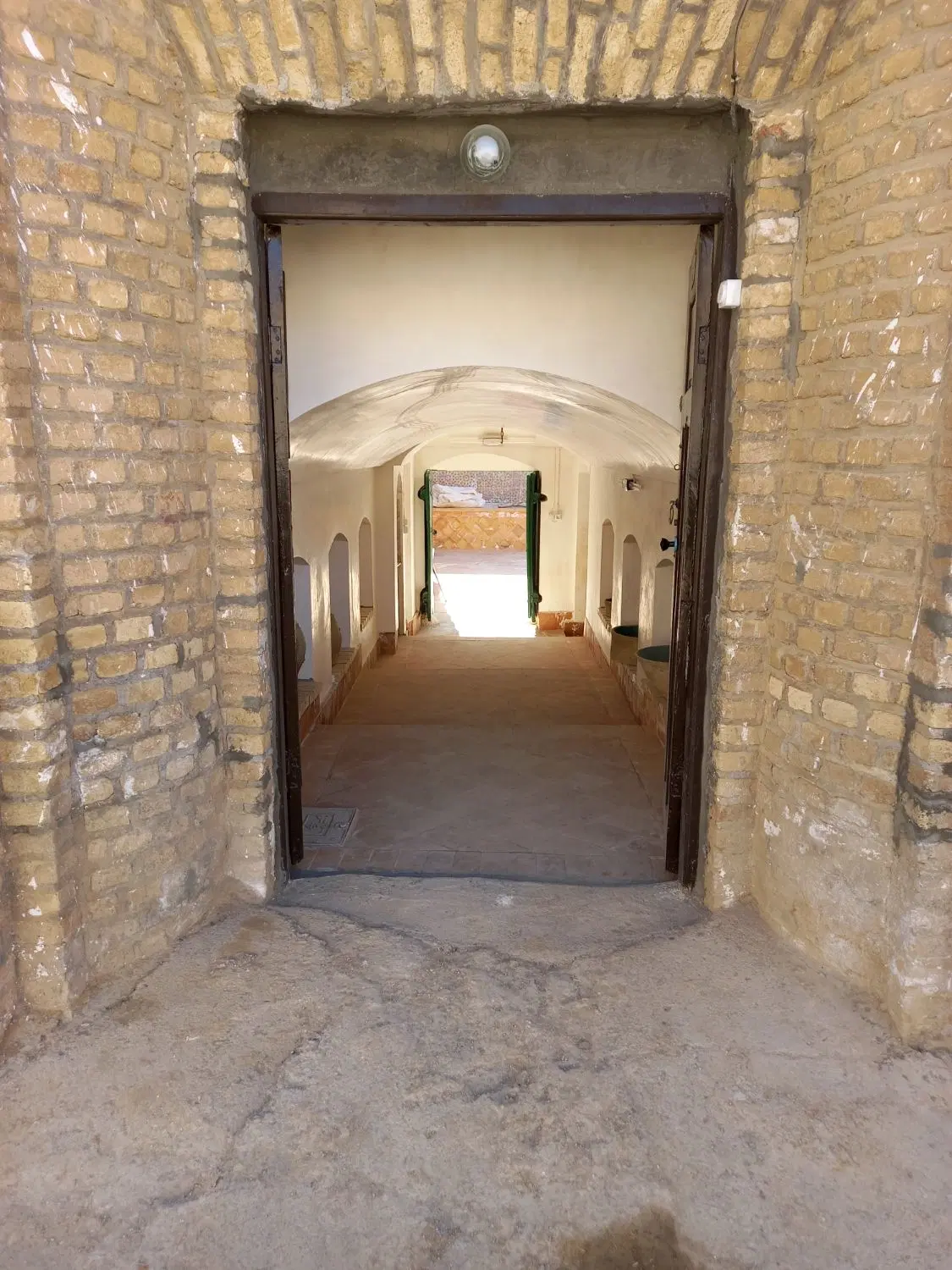 عمارت با قدمت بیش از ۷۰۰ سال