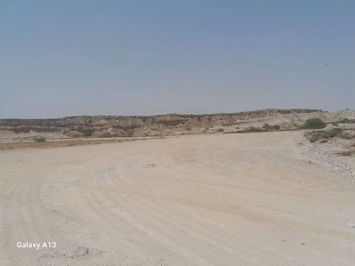 زمین فرزند اوری.پشت پایانه