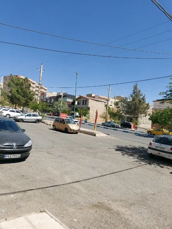 ۱۹۶متر زمین تجاری ۳بر مرکز شهر