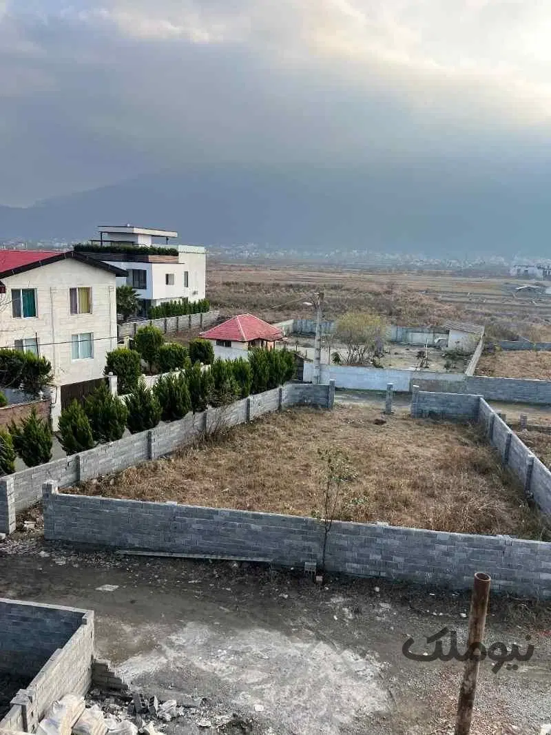 زمین مسکونی پشت سالن خانواده