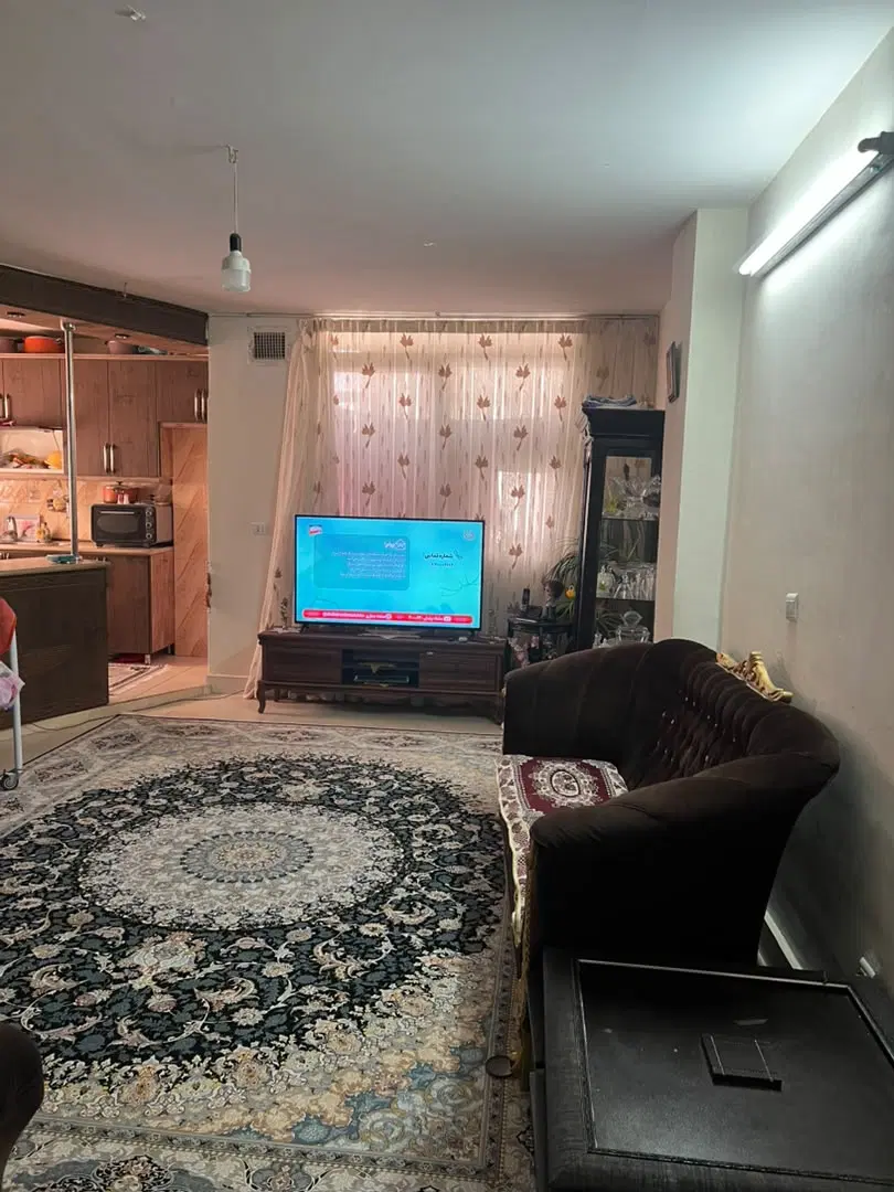 آپارتمان ۷۷ متری مهاجران