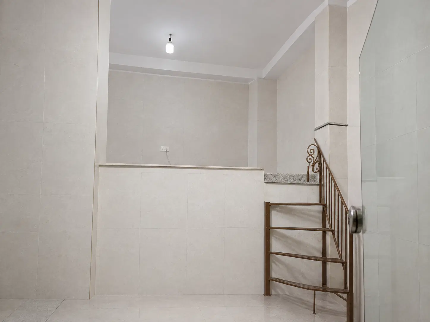 اجاره مغازه ۴۰ متری، سرِ خیابان افشین