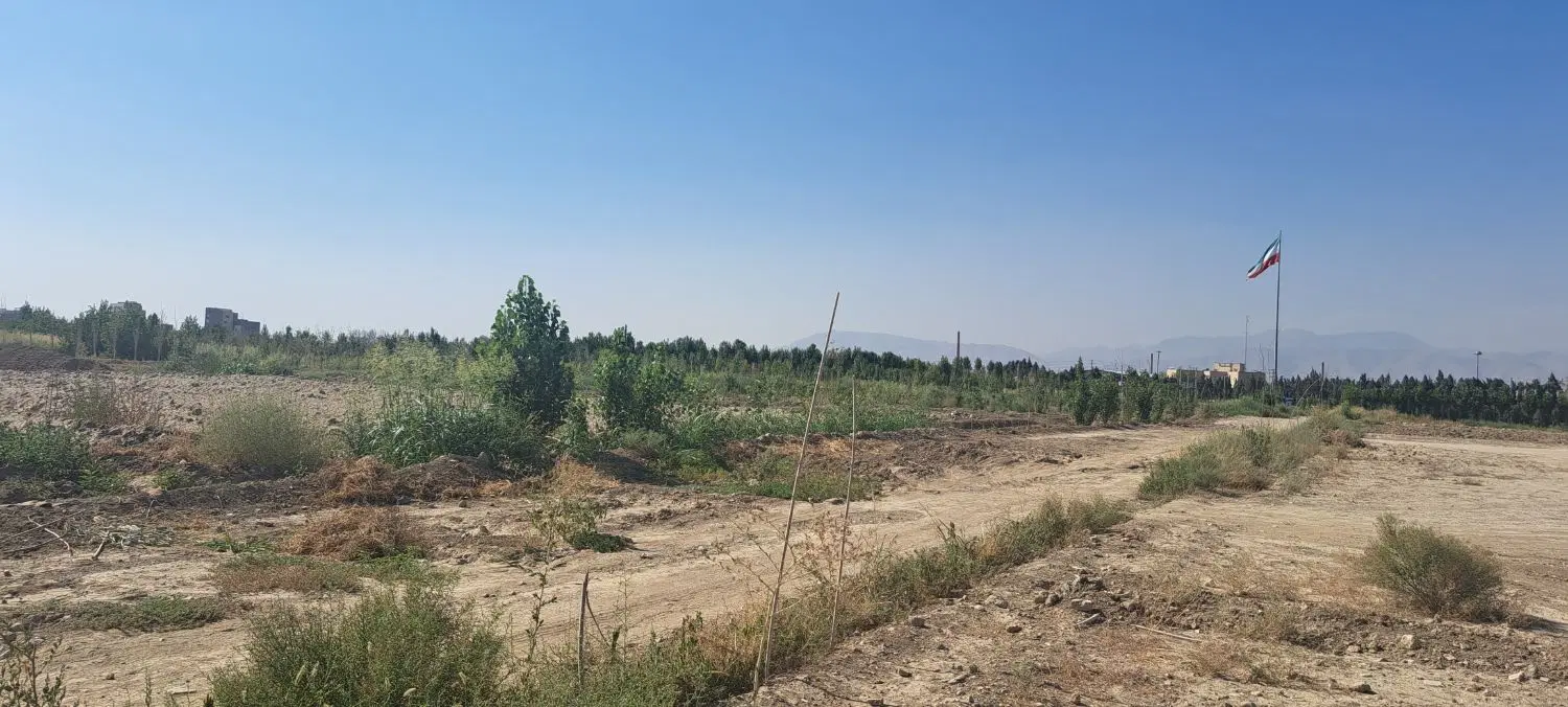 ۱۰۰۰ متر زمین روب روی شهرداری