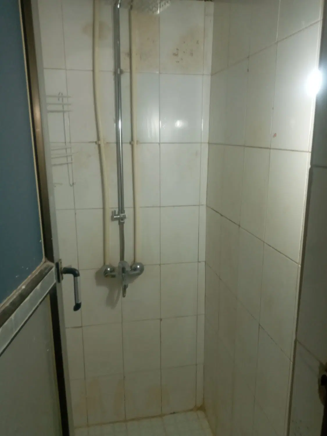 طبقه اول کف سرامیک