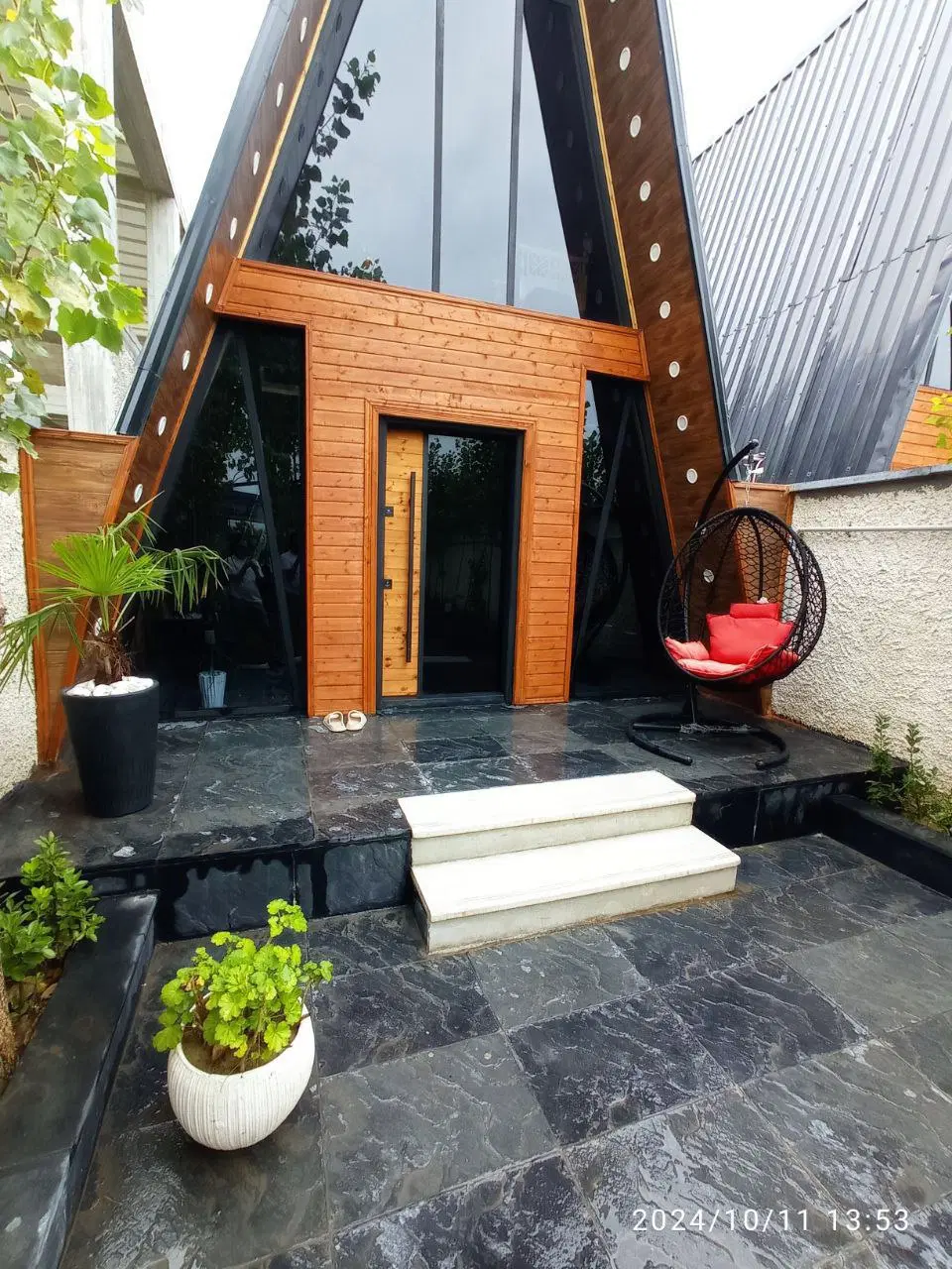 ویلا سوئیسی ۱۵۰ الی ۵۰۰ متری_زمین_