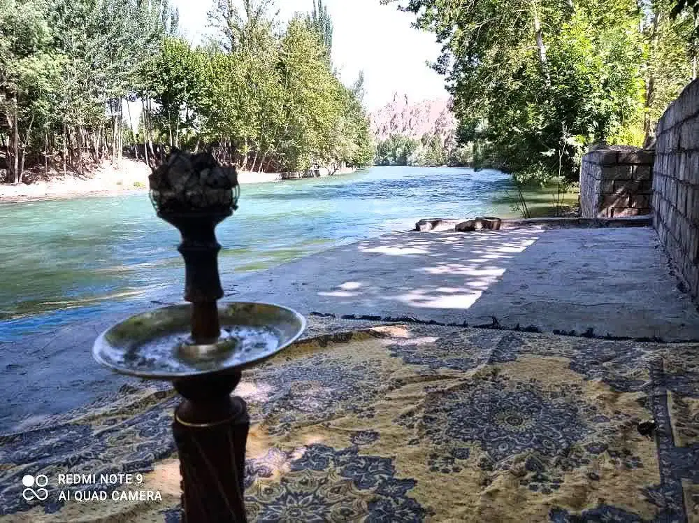 ویلا لب آب با سکو و دید به رودخانه خیلی تمیز