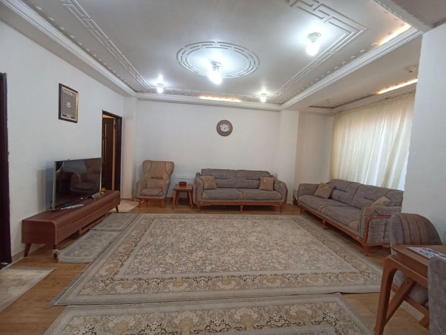 خانه.واحد کاملا مستقل شیک بروز برای اجاره