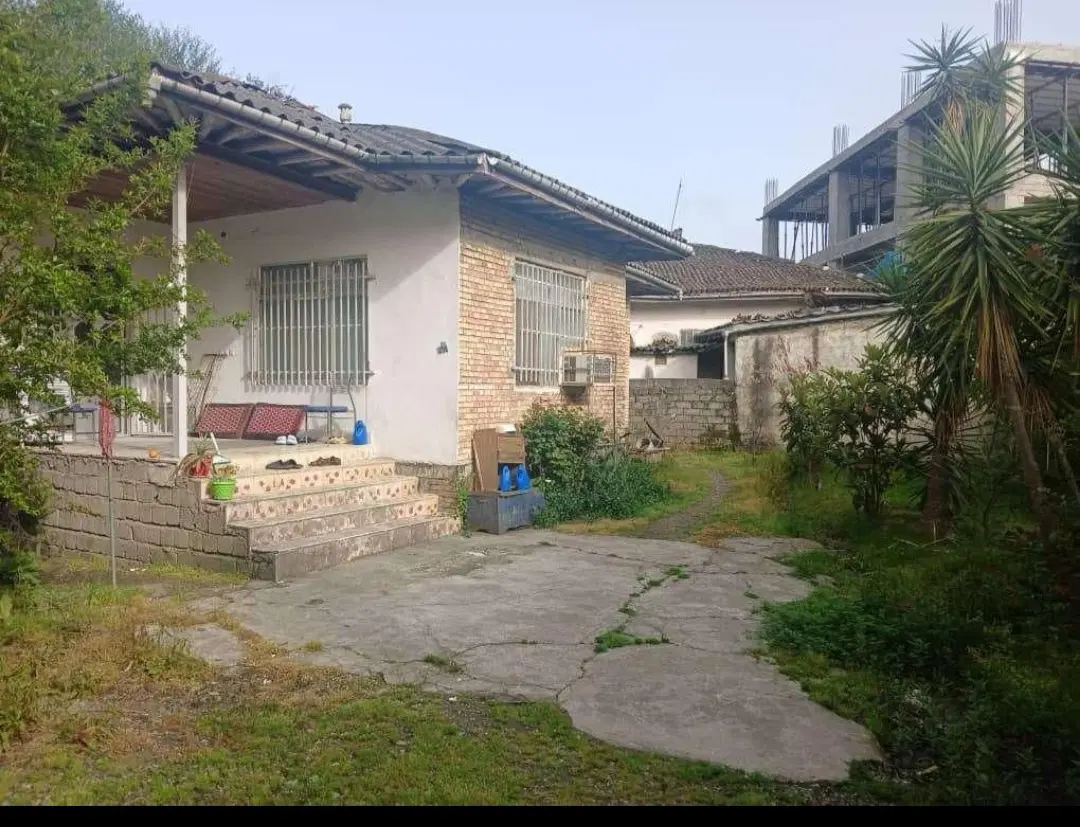 زمینی به مساحت ۵۶۸ متر