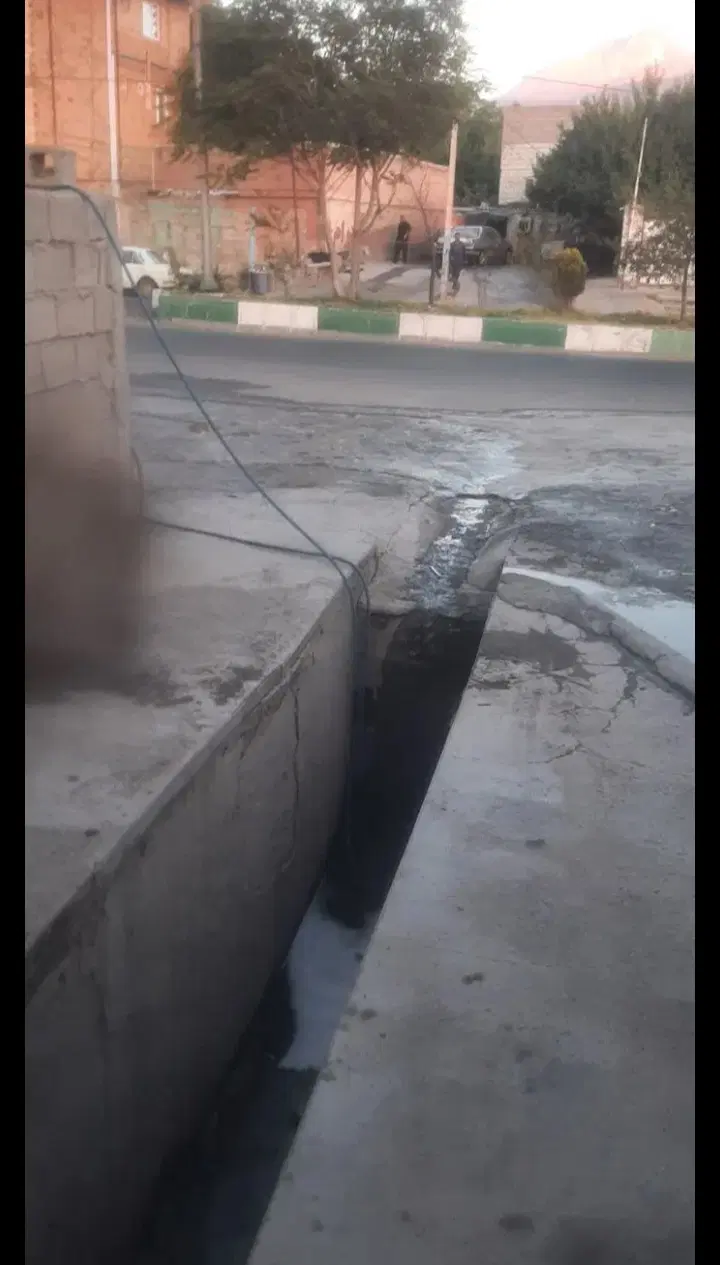 زمین ۳۷ متری