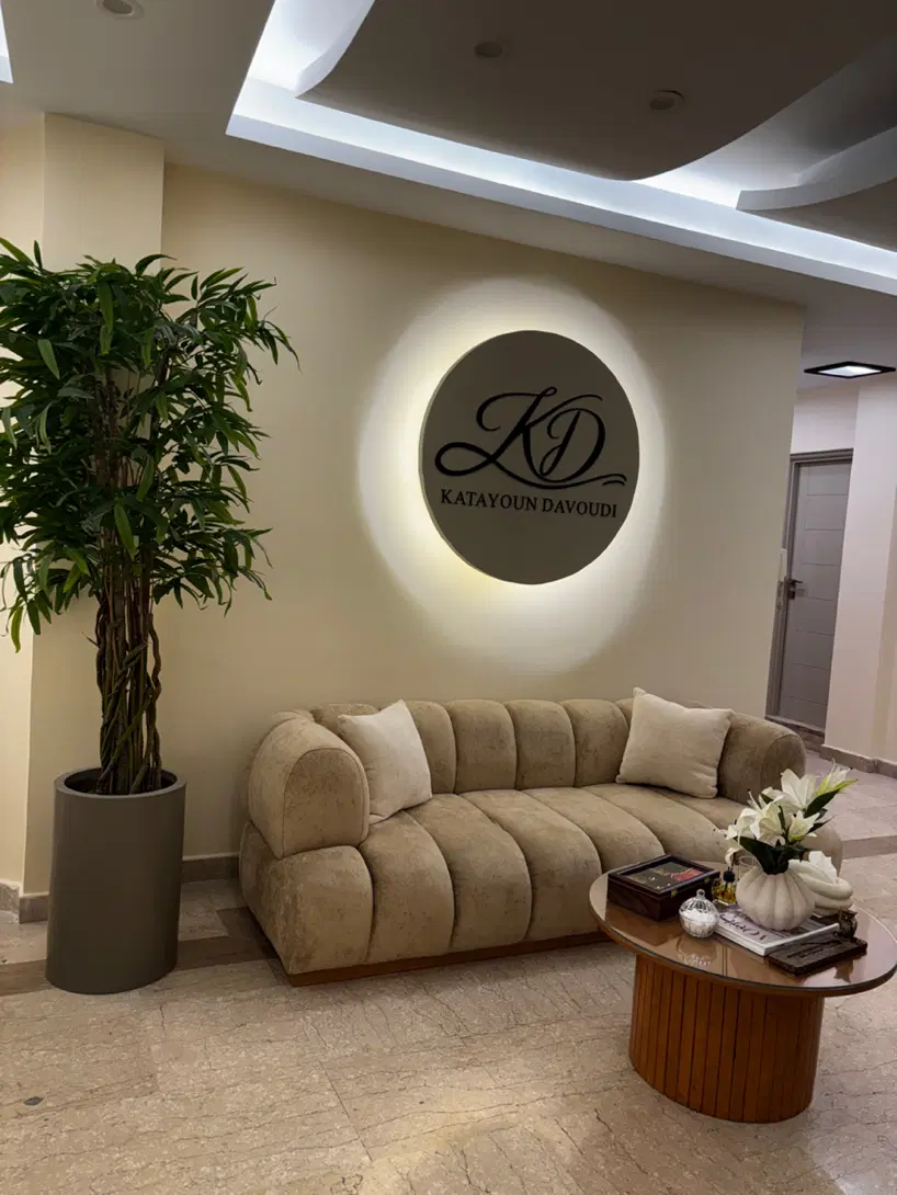اجاره میز ناخن در سالن VIP مرزداران