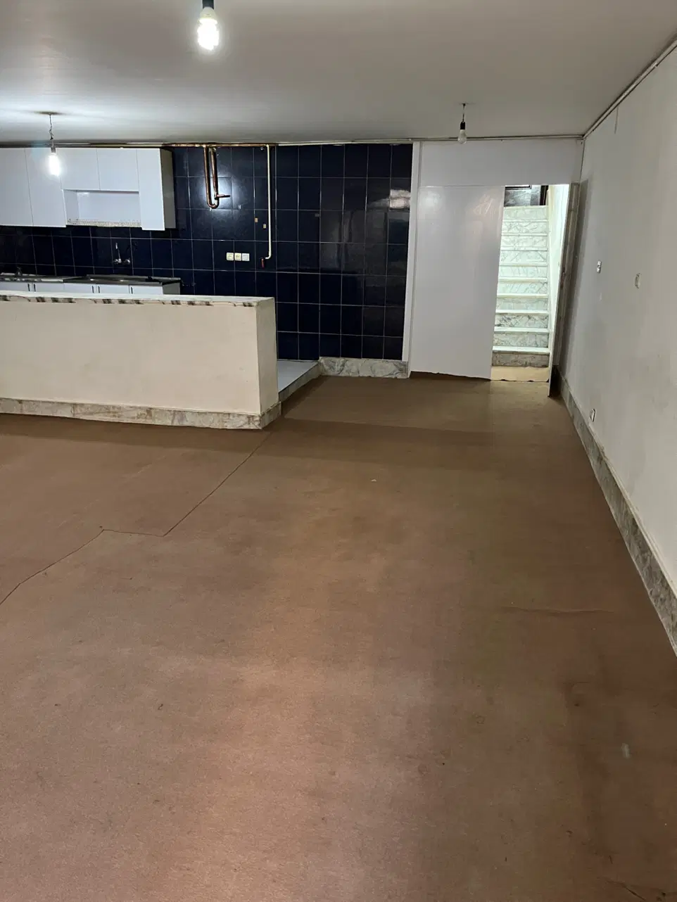 خانه ویلایی سه طبقه دربست محله آ۴