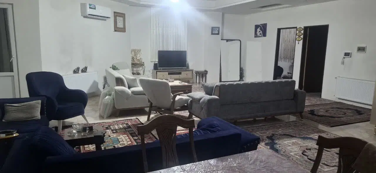 یک واحد ۱۴۰ متری غرق نور