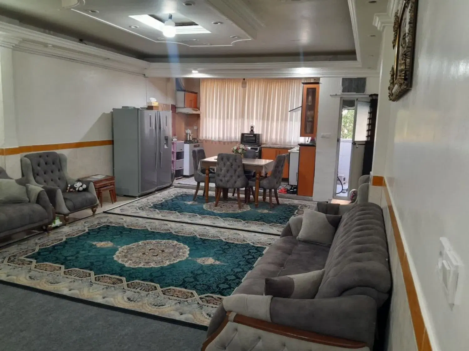 واحد ۶۵ متری با اسانسور