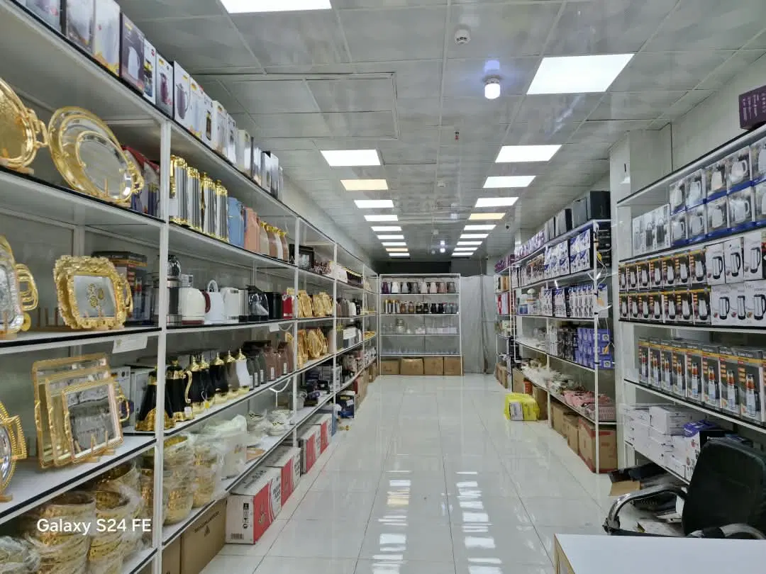 مغازه تجاری قنادان چینی وبلور