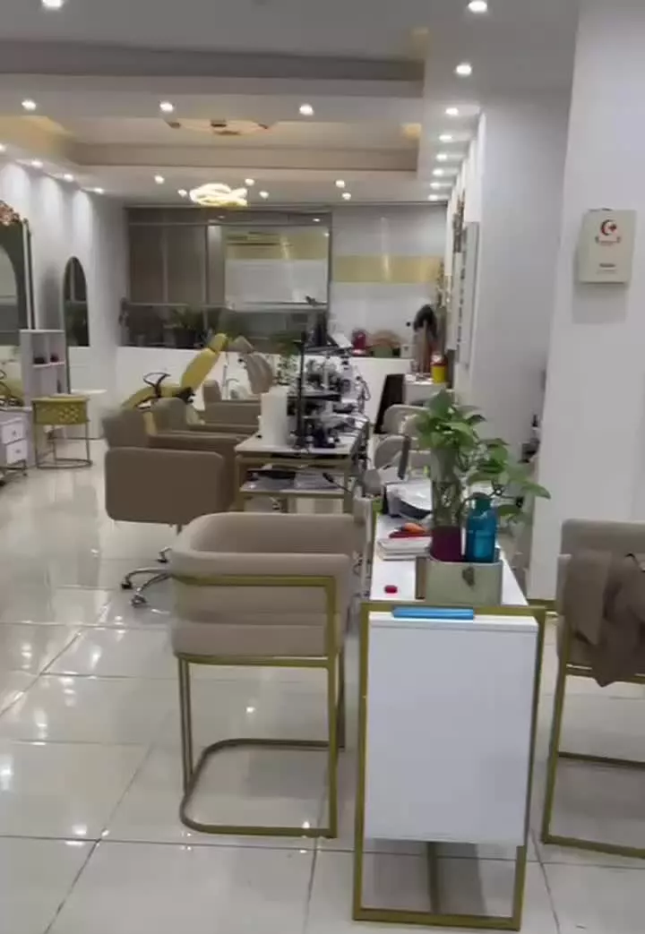 ۷۰مترواحددرمجتمع اداری تجاری بر بلوار رسالت ورامین