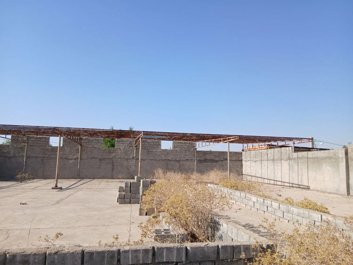 گاوداری مجتمع گاوشیری پشمینزار